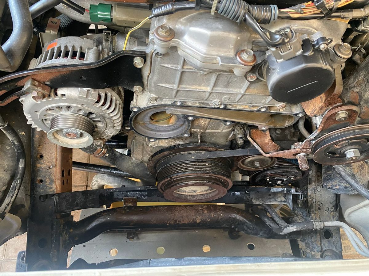 Underside view of the 5.7 Hemi serpentine belt and accessories. Working out the routing path.